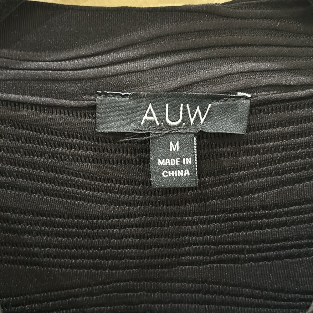 ⭐️Ladies Black Top - Picture 6 of 10